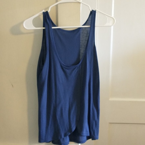 Tops - Picture 3 of 7